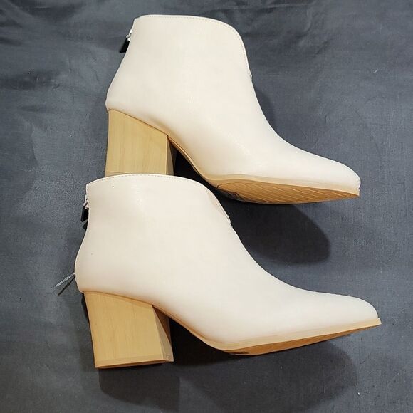 BRAND NEW QUPID POINTED TOE ANKLE BOOTIE - Picture 10 of 15